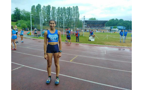 Elise, médaillée de bronze au 1500m des championnats LARGE CA-JU à Sarreguemines !
